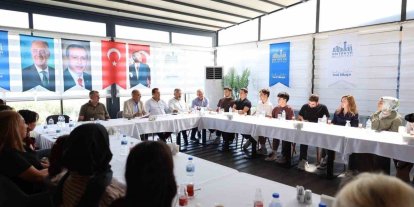 Başkan İbrahim Naci Yapar, YKS’de dereceye giren öğrencilerle bir araya geldi