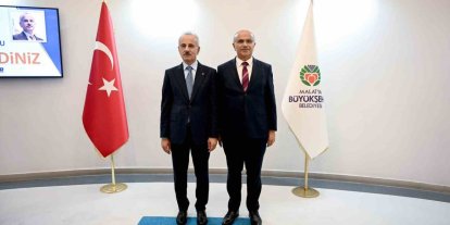 Bakan Abdulkadir Uraloğlu’ndan Büyükşehir Belediyesi’ne ziyaret