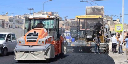 Haleplibahçe Caddesi’nde asfalt çalışmaları sürüyor