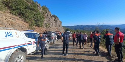 Kuşburnu toplarken uçuruma yuvarlanan vatandaşı ekipler kurtardı