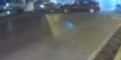 Bursa’da kontrolden çıkan otomobil karşı şeride geçti: 2 yaralı
