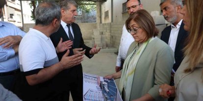 Başkan Şahin, Karşıyaka Emekliler Lokali proje alanını inceledi