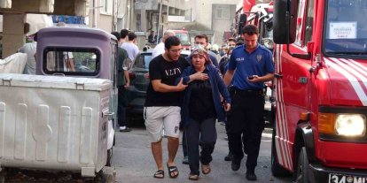 Kartal’da binada yangın paniği: 2 kişi dumandan etkilendi