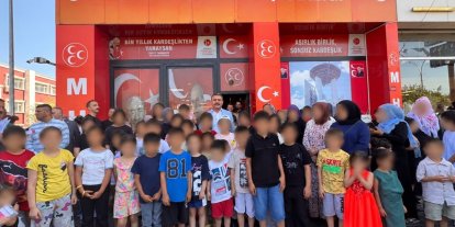 MHP’den Diyarbakır’daki yüzlerce öğrenciye kırtasiye ve ayakkabı desteği