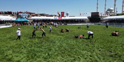 Kula Er Meydanı’nda Başpehlivan Feyzullah Aktürk