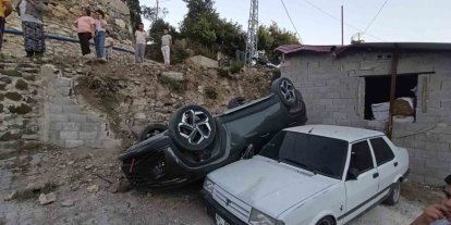 Mahalleliyi korkutan yokuşta 3 ayda 2 araç evin bahçesine uçtu