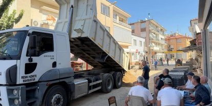 Yenipazar’da hem yollar yenileniyor hem gönüllere dokunuluyor