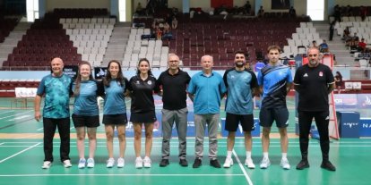 Erzincanlı milli sporculara federasyondan raket