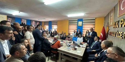 AK Parti Kars’ta ilçe teşkilatlarını buluşturdu: "Birlik ve beraberlik içinde çalışmaya devam edeceğiz"