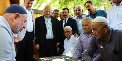 Vali Küçük, Kahta’da esnaf ve vatandaşlarla bir araya geldi