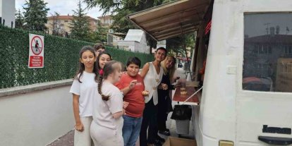Yeni eğitim yılına tatlı başlangıç: Lokma dağıtıldı