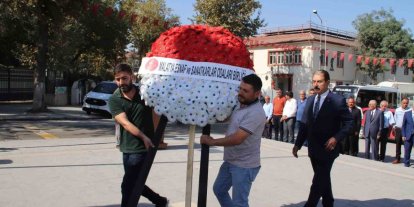 Malatya’da Ahilik Haftası için Atatürk Anıtı’na çelenk sunuldu