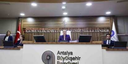Başkan Vekili Özdemir: "Antalya’ya milyar milyar liralık yatırımlar yapıyoruz"