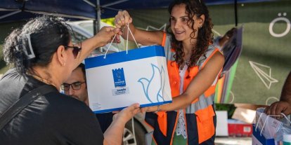 Kuşadası Belediyesi’nden öğrencilere kırtasiye desteği