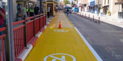 Uşak’ta yol çizgileri yenileniyor