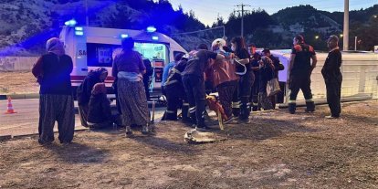Burdur’da tarım işçilerini taşıyan minibüs devrildi: 9 yaralı