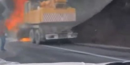 İş makinesi alev alev yandı