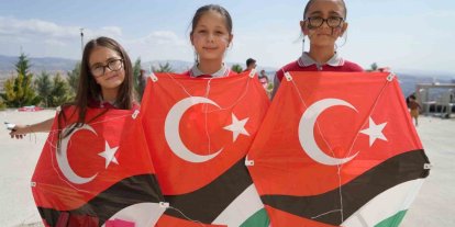Çocukların ortak dileği ’savaşlar bitsin’ oldu: Uçurtmalar Filistinli yaşıtları için yükseldi
