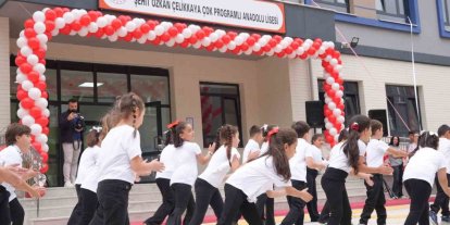 Sinop’ta 16 derslikli modern lise hizmete açıldı