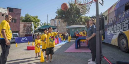 Mersin’de Sporbüs ile 26 bin çocuk sporla buluştu