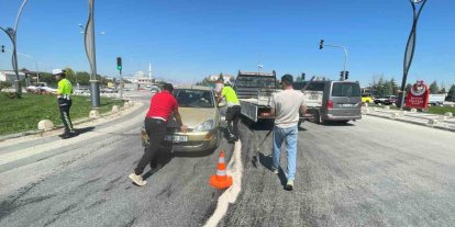 Karaman’da yola dökülen yağ kazaya neden oldu