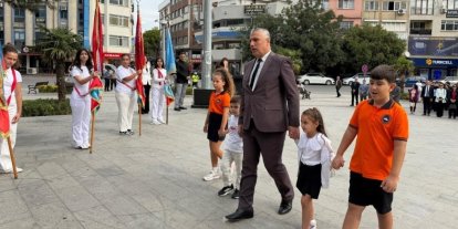Burhaniye’de İlköğretim Haftası törenlerle kutlandı