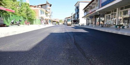 Selendi Atatürk Caddesi’nde yılların yol sorunu çözülüyor