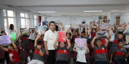 Başkan Metin’den öğrencilere kırtasiye desteği