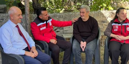 Okul bahçe görevlileri görev başında