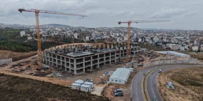 Çayırova’da yapımı süren 200 yataklı devlet hastanesi yükseliyor