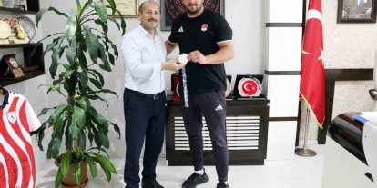 Samsunlu boksör Berat Acar, Akdeniz Oyunları’nda gümüş madalya kazandı