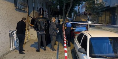 Sultangazi’de duvarlarında çatlaklar oluşan iki apartman tedbiren tahliye edildi