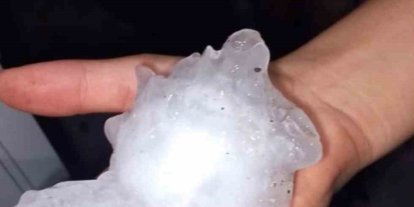 Adana’da yumruk büyüklüğünde dolu yağışı tarım arazilerine zarar verdi