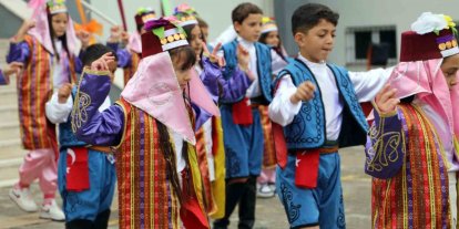 İlköğretim haftası kutlamalarında minik öğrenciler hünerlerini sergiledi