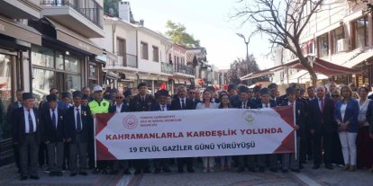 Edirne’de Kahramanlar ile kardeşlik yolunda yürüyüşü düzenlendi