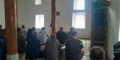 Babullu Köyü Gazi Camii’nde 50 yılın ardından Cuma namazı kılındı