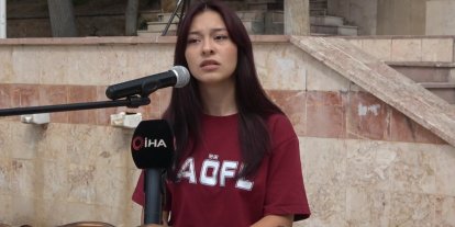 Gaziler Günü’nde şiir okurken duygularına hakim olmadı