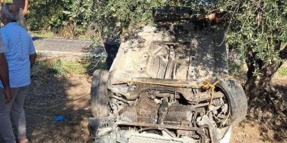 Altınözü’nde otomobil zeytinliğe uçtu: 1 yaralı