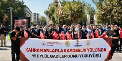 Denizli’de Gaziler "Kahramanlarla Kardeşlik Yolunda" yürüyüşü gerçekleştirdi