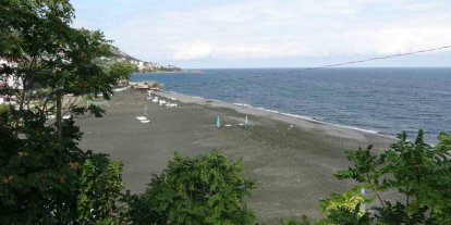 Doğu Karadeniz’de plaj işletmecileri son 10 yılın en kötü sezonunu yaşadıklarını açıkladı