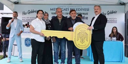 Melikgazi’de 24 aile yeni evlerine kavuştu
