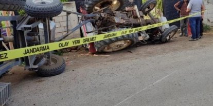 Van’da traktör devrildi: 3 yaralı