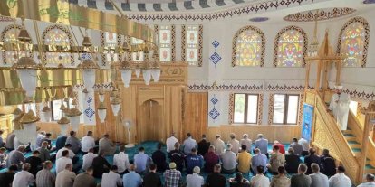 Depremde yıkılan Karaburun Köyü Camisi yeniden hizmete açıldı