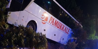 Kırkağaç’ta yolcu otobüsü kaza yaptı: 18 yaralı