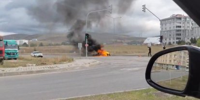 Bayburt’ta kamyonet kasasındaki jeneratör alev alev yandı