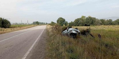 Takla atan otomobilin sürücüsü yaralandı