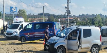 Muhtar aracında başından vurulmuş halde ölü bulundu