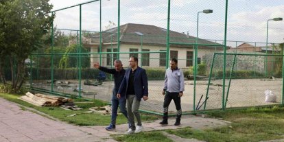 Ağrı’da tenis kortlarının zemini yenileniyor