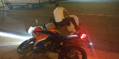Keçiören’de motosiklet çalan 2 hırsız kamerada