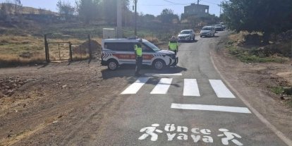 Kurtalan’da okul önlerinde yaya geçidi çalışması